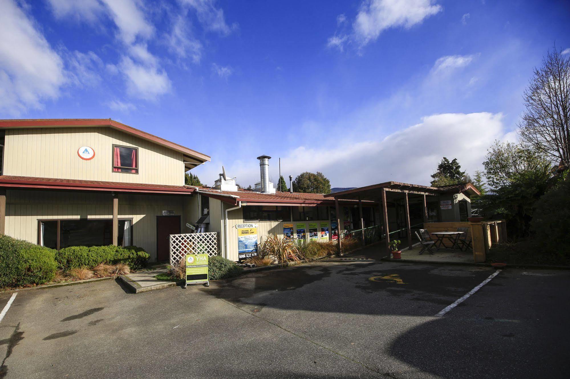 Hostel YHA Te Anau Exterior foto